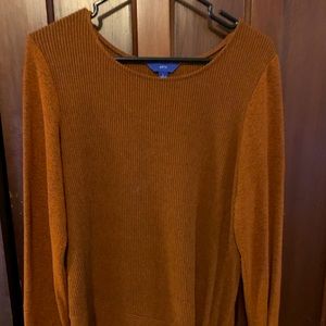 Lightweight sweater